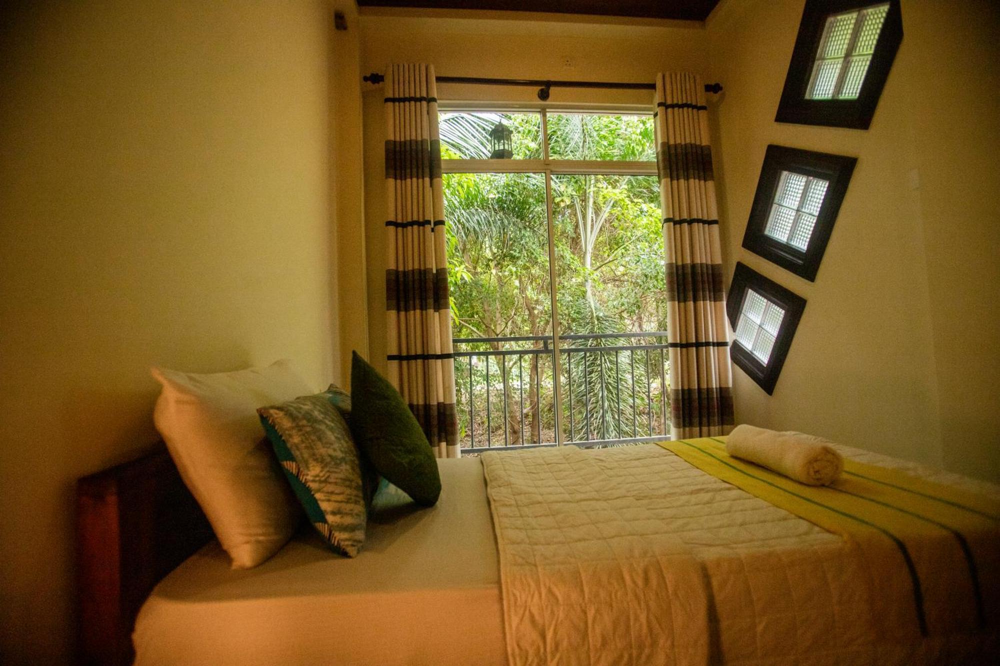 Evergreen Hotel דמבולה מראה חיצוני תמונה