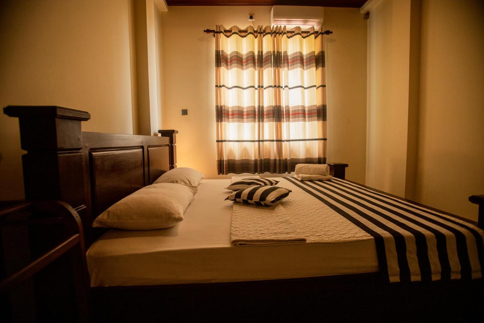 Evergreen Hotel דמבולה מראה חיצוני תמונה